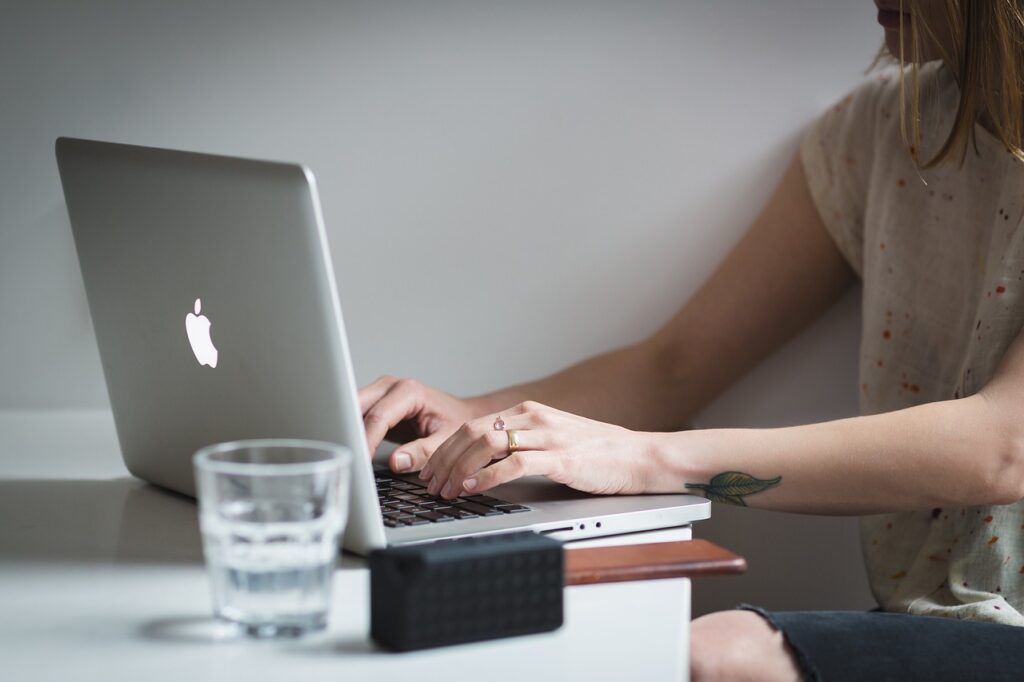 Digitalni proizvod za žene u online preduzetništvu
